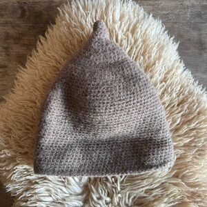 KNIT TAUPE GNOME BEANIE
